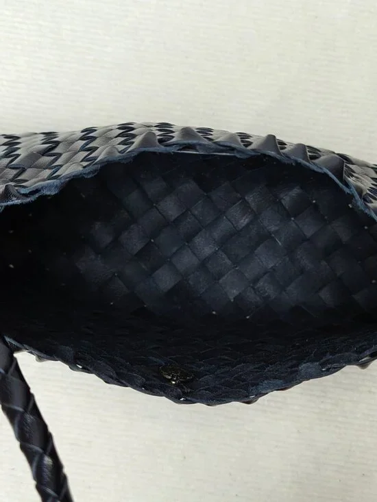 Dragon Diffusion rosanna woven leather shoulder bag in black - Picture 8 of 11